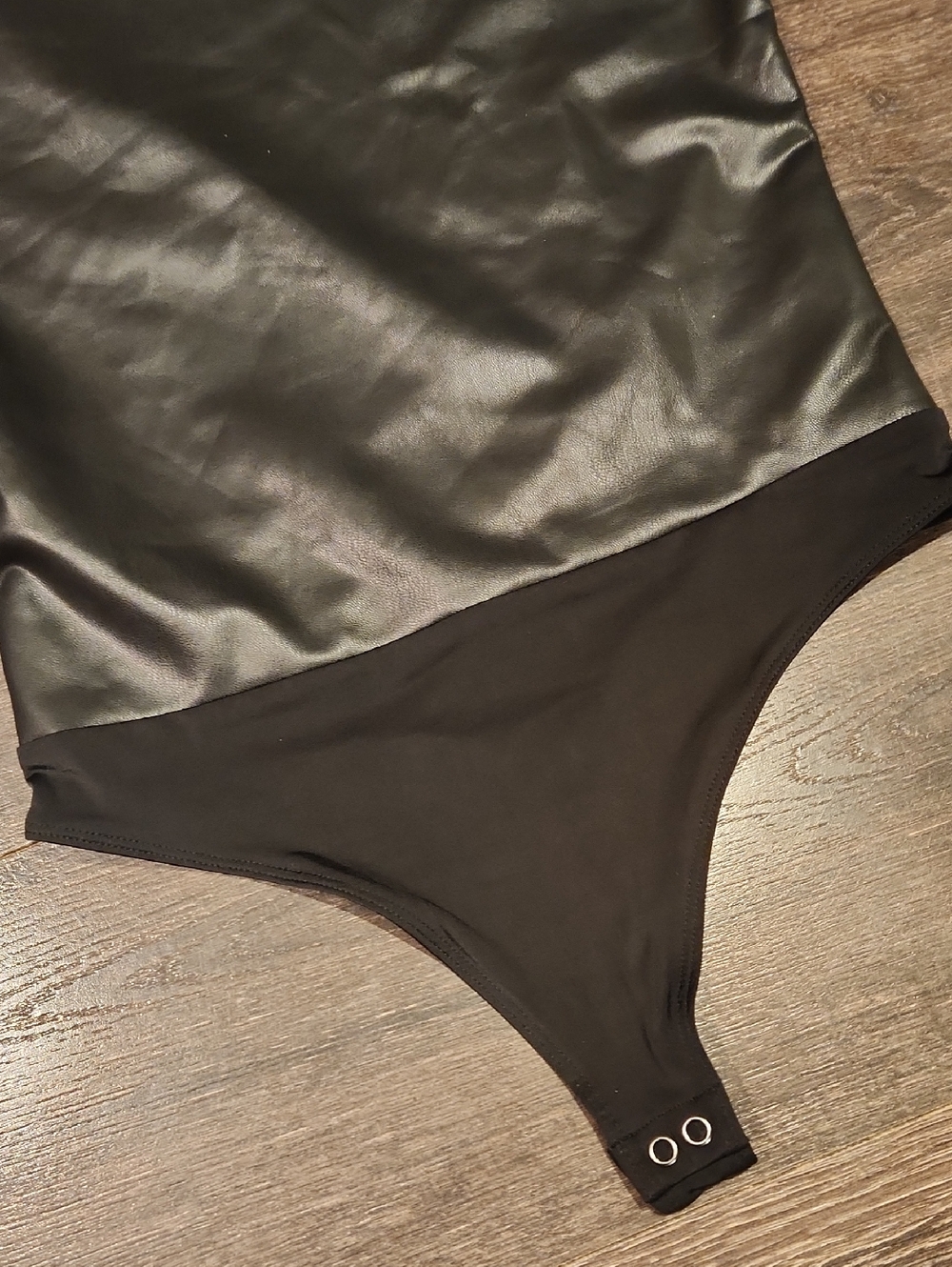 ❤️ EXPRESS BODY CONTOUR BLACK VEGAN LEATHER THONG BODYSUIT, SMALL - Picture 7 of 9